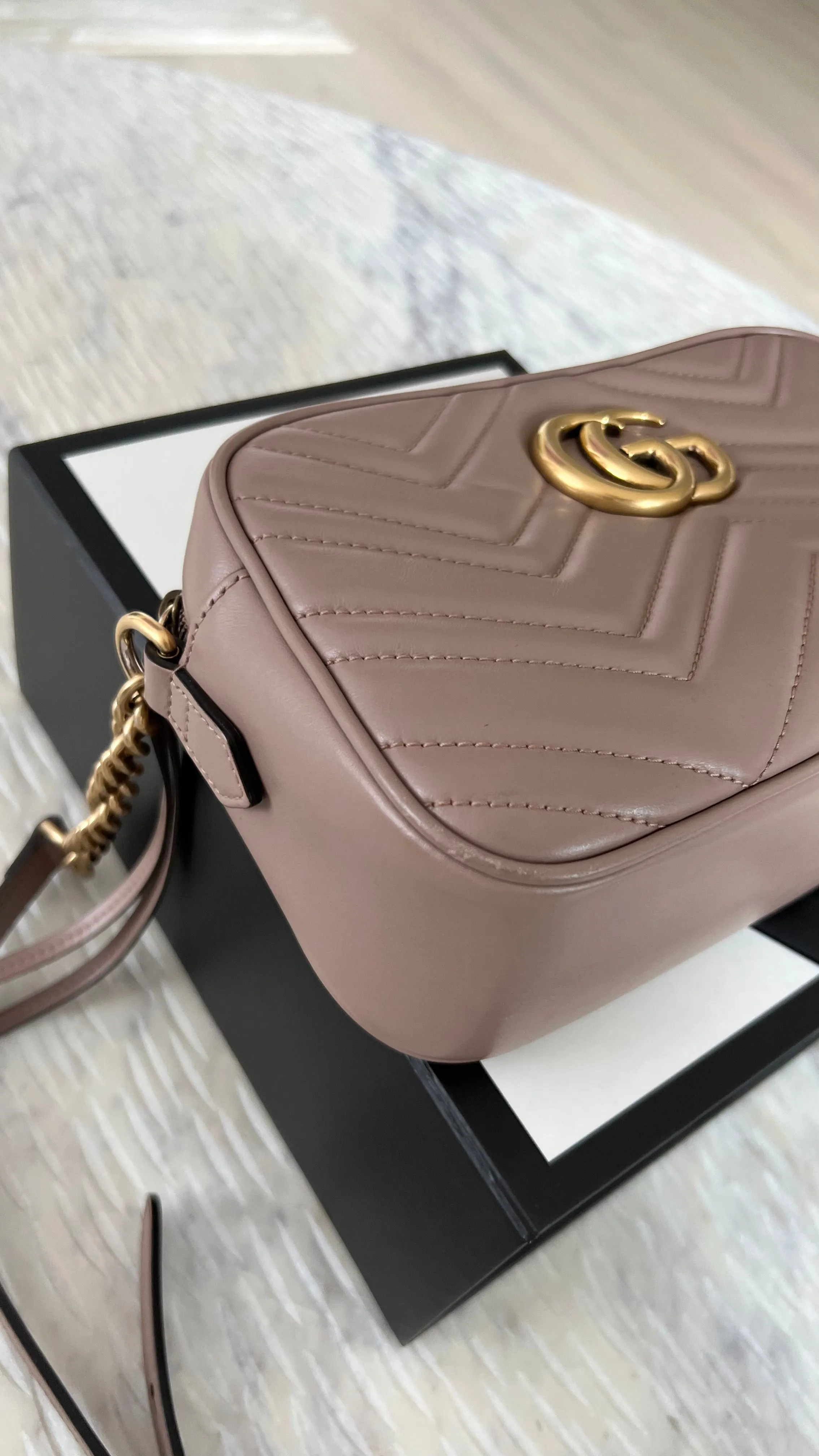 GUCCI GG MARMONT SMALL SHOULDER BAG