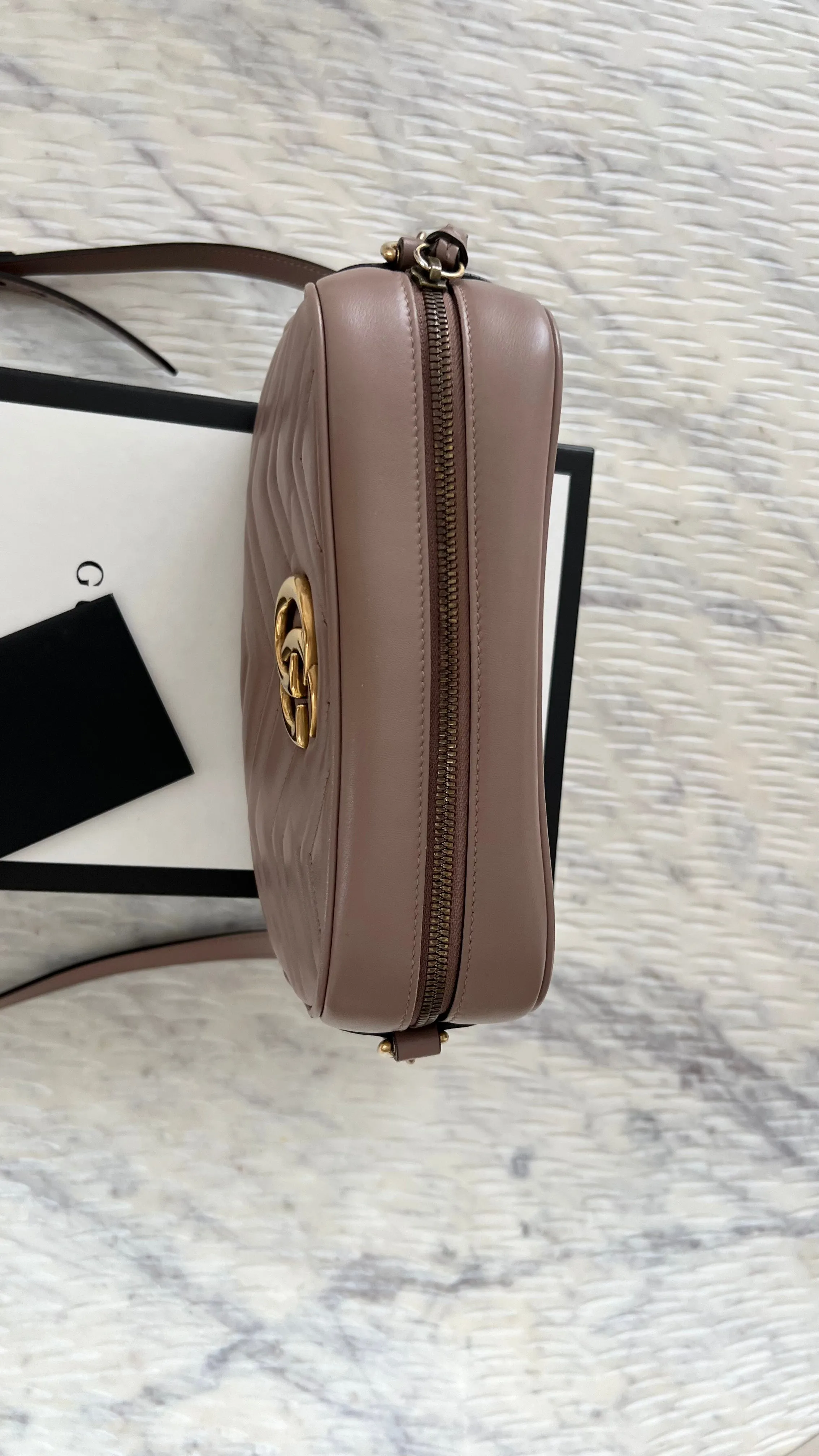 GUCCI GG MARMONT SMALL SHOULDER BAG