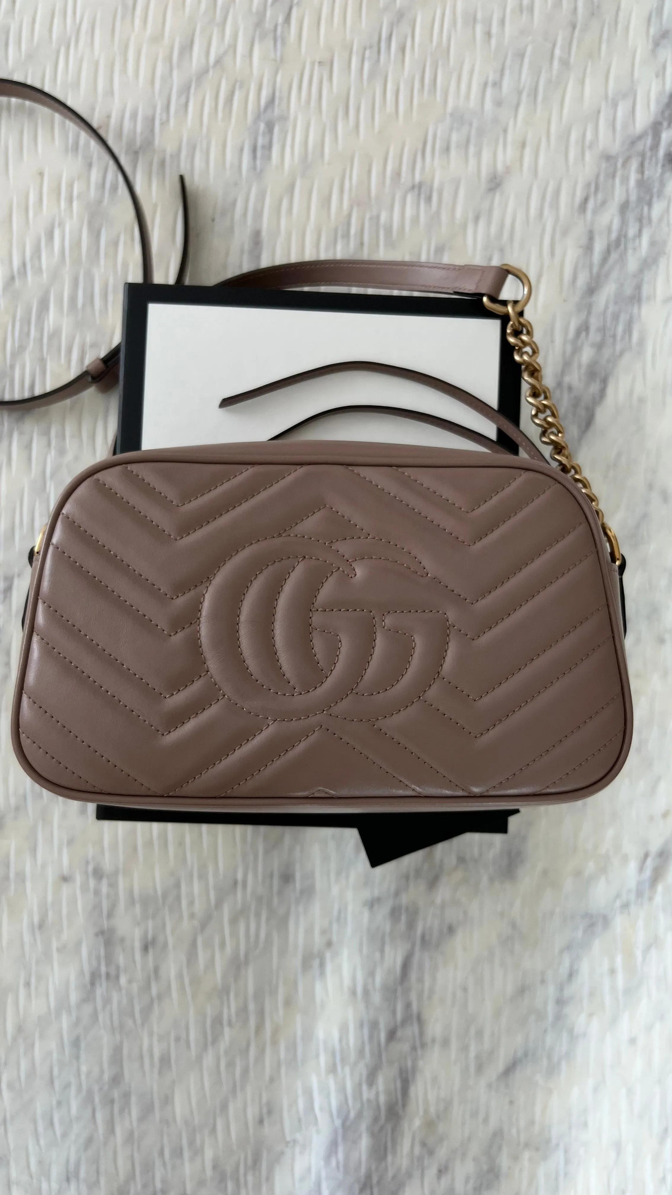 GUCCI GG MARMONT SMALL SHOULDER BAG