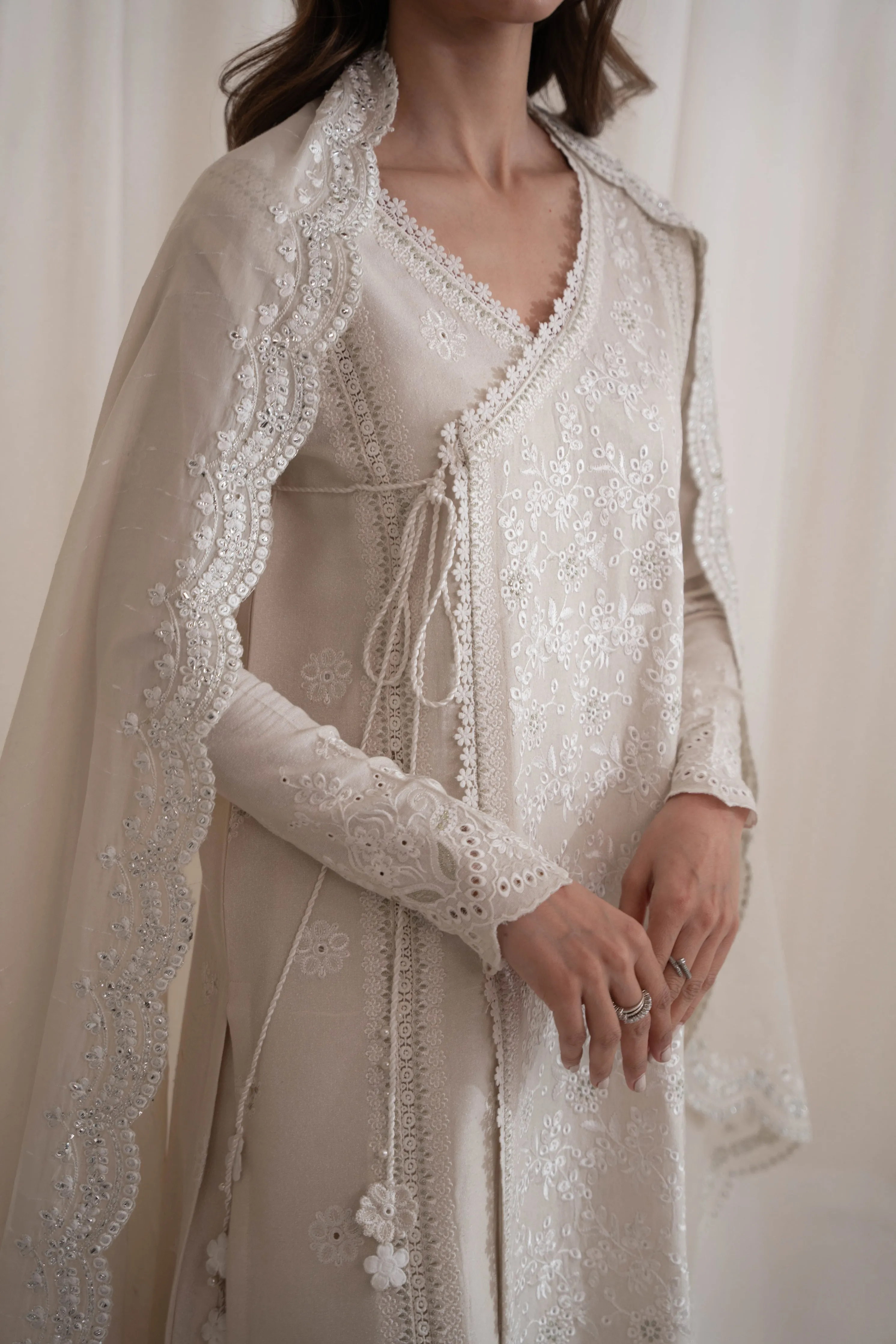 IVORY PISHWAS SET \ EID PRET 2024 NPA3-24413